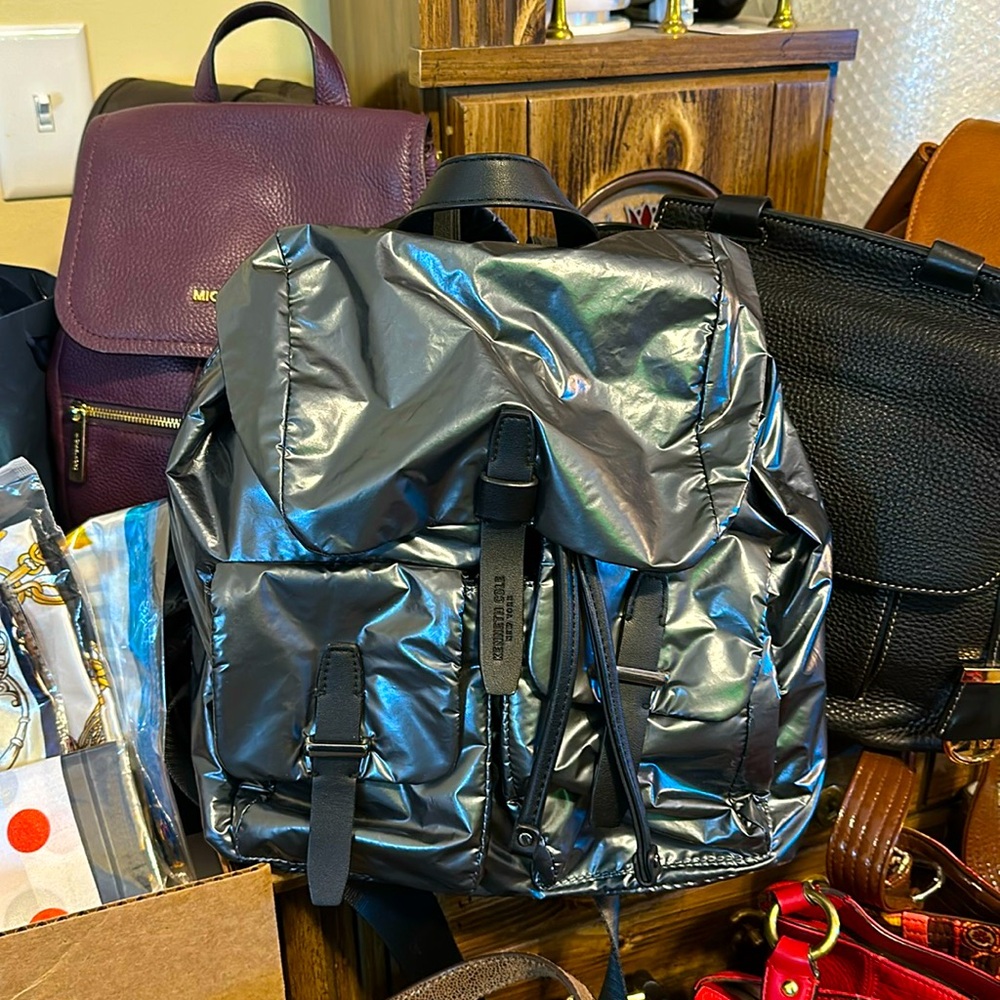 Kenneth Cole Medium Backpack